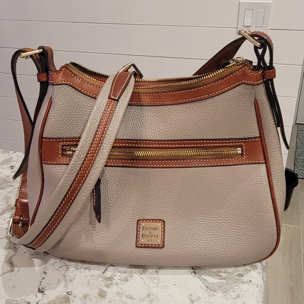 Dooney & Bourke Pebble Grain Piper